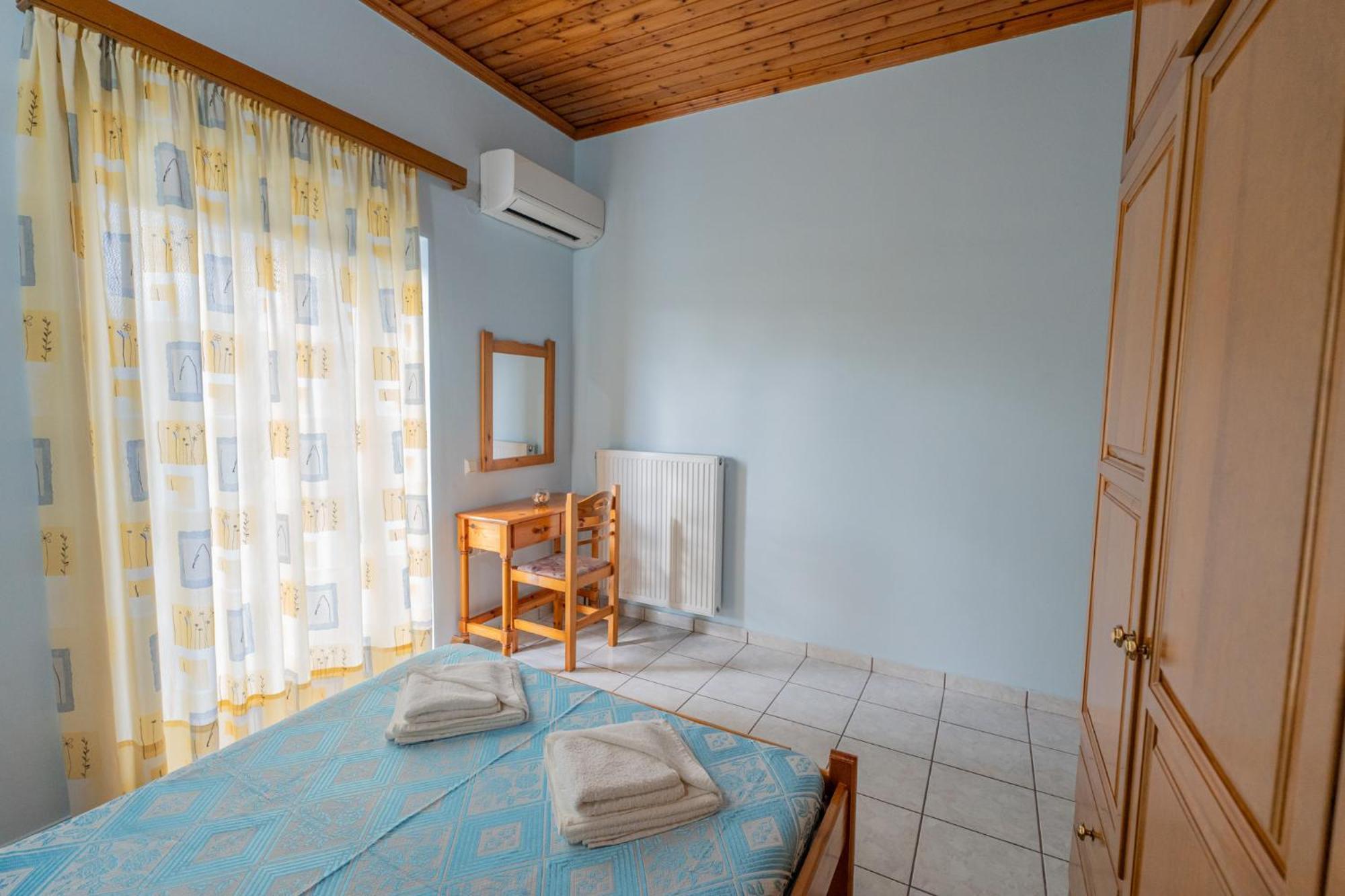 Ocean Breeze Apartment Kır Evi Kypseli